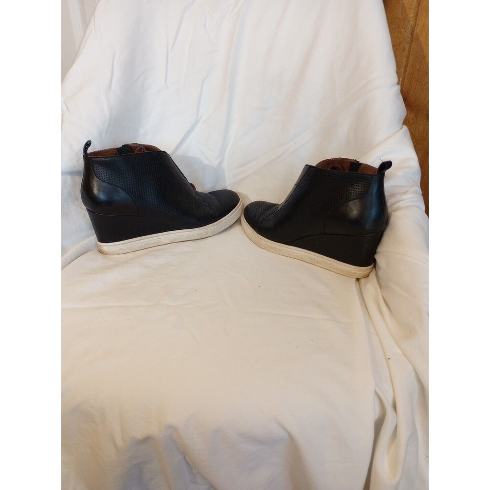 Linea Paolo Boots Womens 8M Felicia Perforated Zip Wedge Ankle Bootie Black